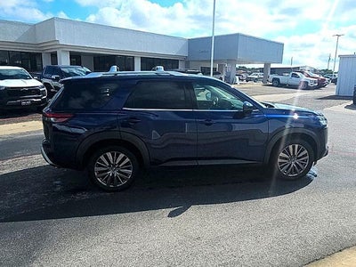 2023 Nissan Pathfinder SL 4WD