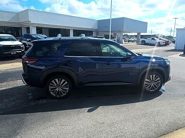 2023 Nissan Pathfinder SL 4WD