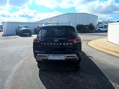 2023 Nissan Pathfinder SL 4WD