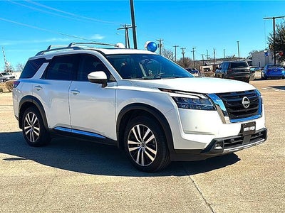 2023 Nissan Pathfinder Platinum 4WD