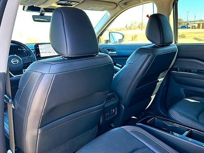 2023 Nissan Pathfinder Platinum 4WD