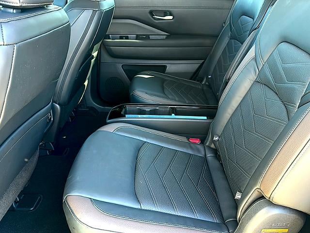 2023 Nissan Pathfinder Platinum 4WD