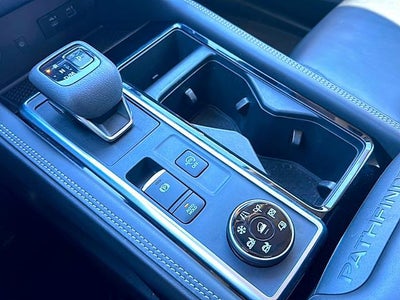 2023 Nissan Pathfinder Platinum 4WD