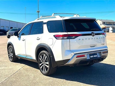 2023 Nissan Pathfinder Platinum 4WD