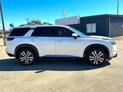 2023 Nissan Pathfinder Platinum 4WD
