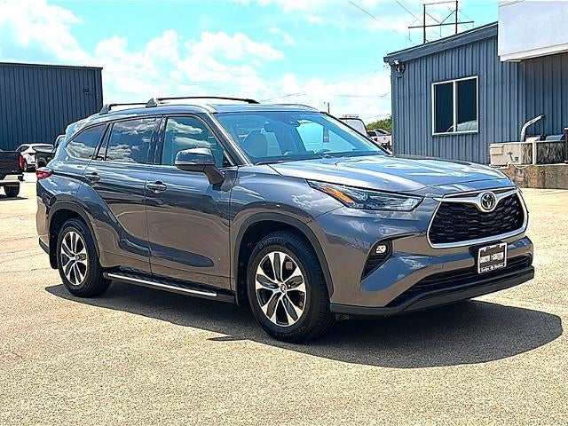 2022 Toyota Highlander XLE FWD (Natl)