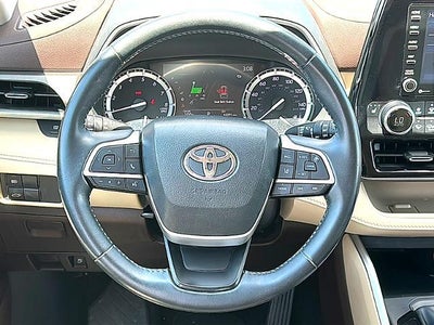 2022 Toyota Highlander XLE FWD (Natl)