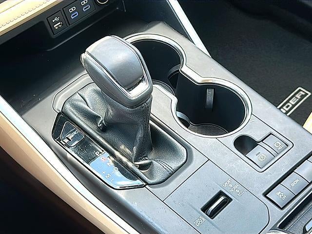 2022 Toyota Highlander XLE FWD (Natl)