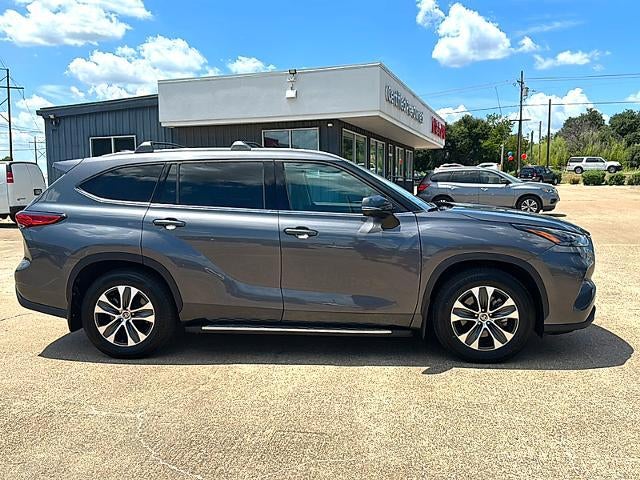 2022 Toyota Highlander XLE FWD (Natl)
