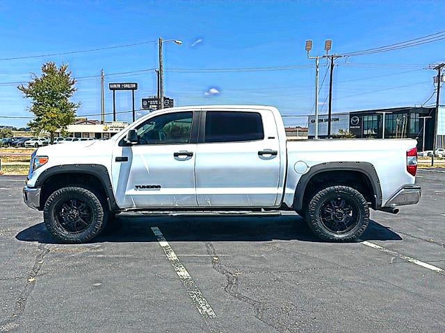 2017 Toyota Tundra 2WD 2WD SR5 CrewMax 5.5' Bed 5.7L FFV (SE)