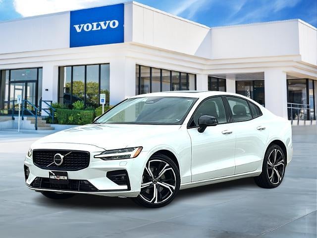 2024 Volvo S60 B5 AWD Core Dark Theme