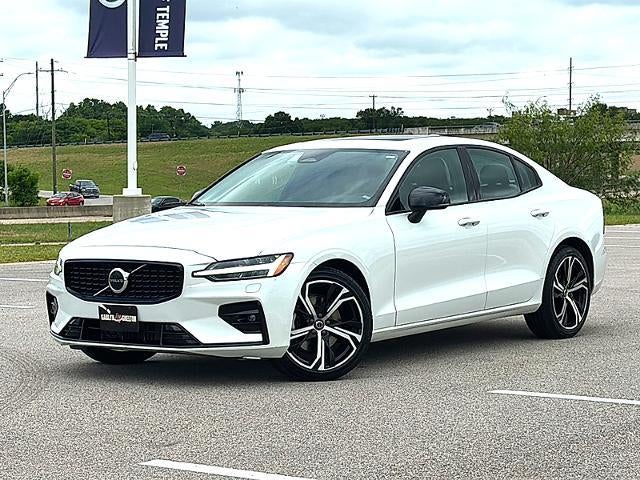 2024 Volvo S60 B5 AWD Core Dark Theme