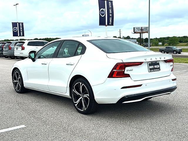 2024 Volvo S60 B5 AWD Core Dark Theme