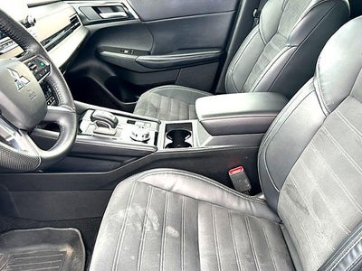 2023 Mitsubishi Outlander SE FWD