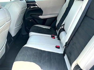 2025 Mitsubishi Outlander SE FWD