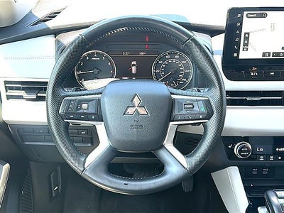 2025 Mitsubishi Outlander SE FWD