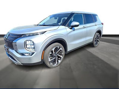 2024 Mitsubishi Outlander SE FWD