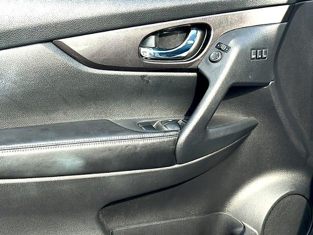 2020 Nissan Rogue FWD SV