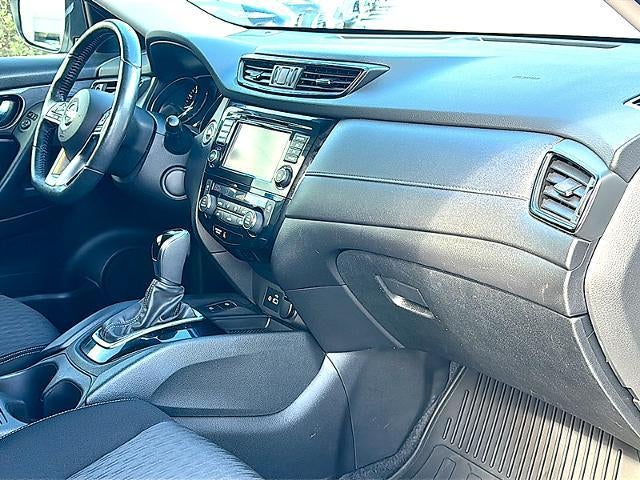 2020 Nissan Rogue FWD SV