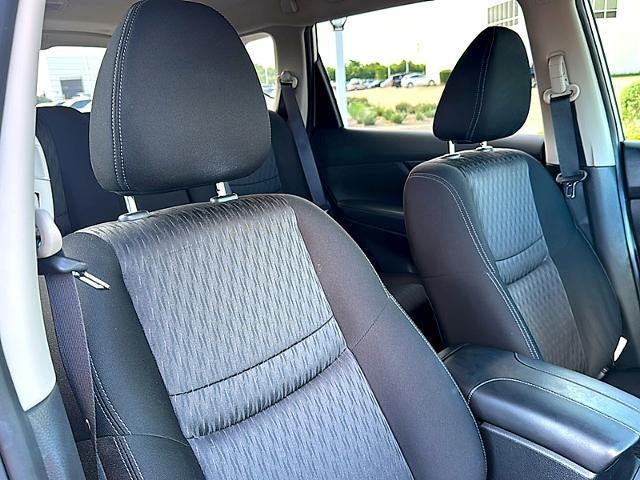 2020 Nissan Rogue FWD SV