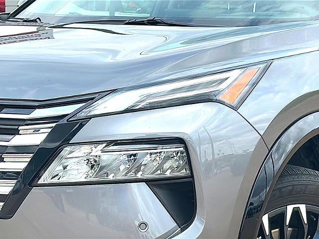 2025 Nissan Rogue FWD Platinum