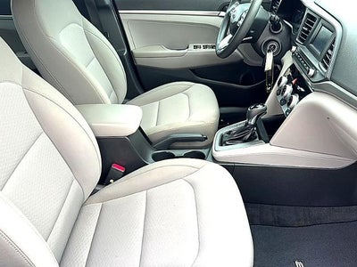 2019 Hyundai ELANTRA SE Auto