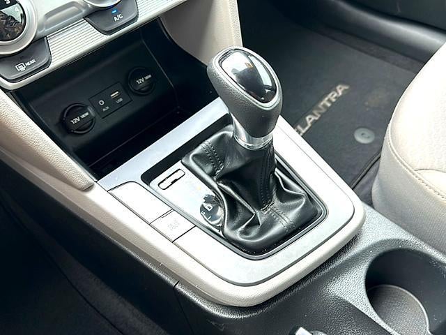 2019 Hyundai ELANTRA SE Auto