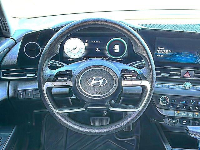 2024 Hyundai ELANTRA SEL IVT