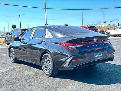 2024 Hyundai ELANTRA SEL IVT