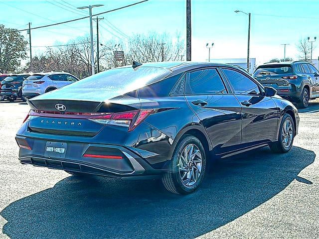 2024 Hyundai ELANTRA SEL IVT