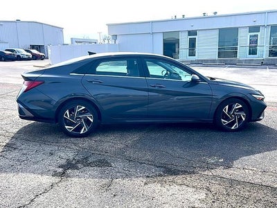 2024 Hyundai ELANTRA SEL IVT