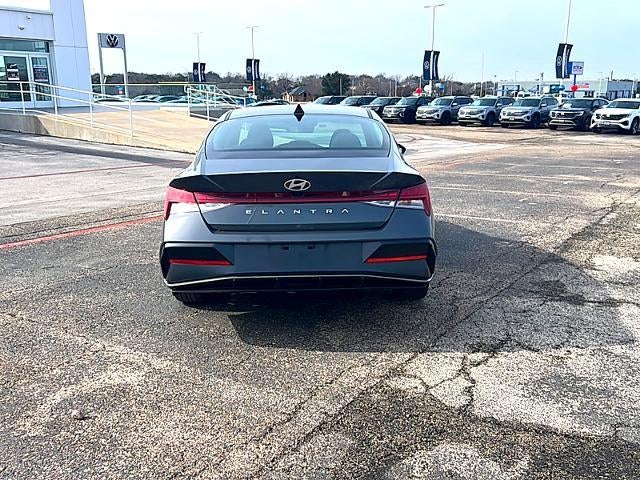 2024 Hyundai ELANTRA SEL IVT