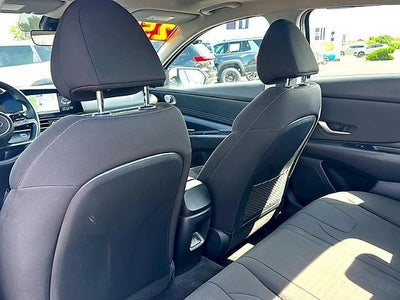 2025 Hyundai ELANTRA SEL Convenience IVT
