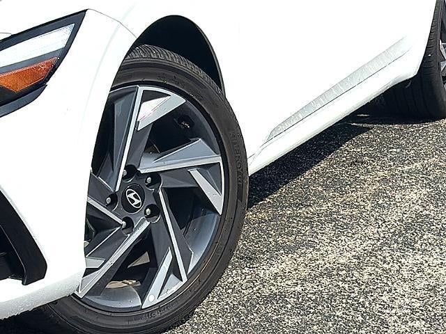 2025 Hyundai ELANTRA SEL Convenience IVT