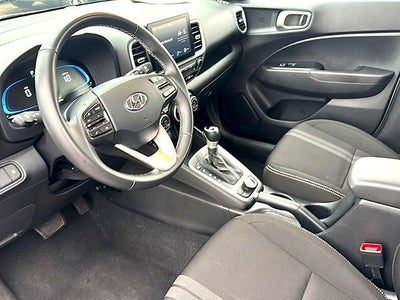 2025 Hyundai VENUE SEL IVT
