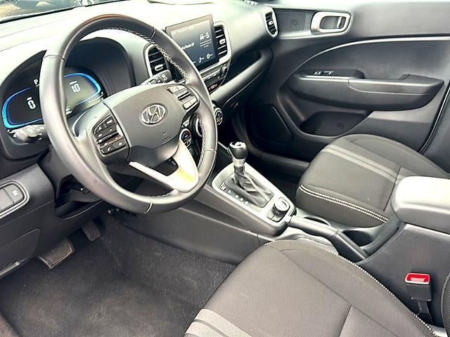 2025 Hyundai VENUE SEL IVT