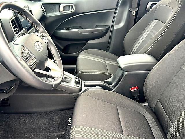 2025 Hyundai VENUE SEL IVT