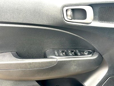 2025 Hyundai VENUE SEL IVT