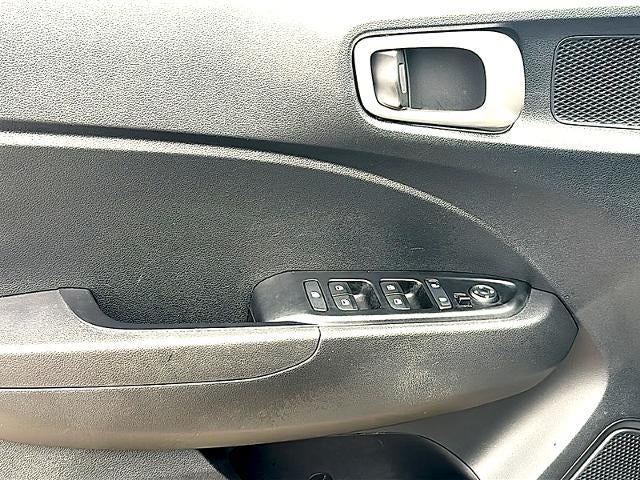 2025 Hyundai VENUE SEL IVT