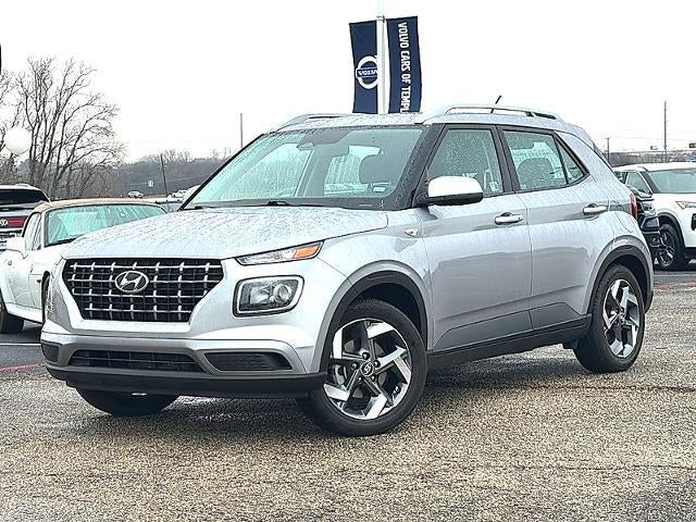 2025 Hyundai VENUE SEL IVT