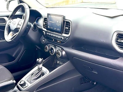 2025 Hyundai VENUE SEL IVT
