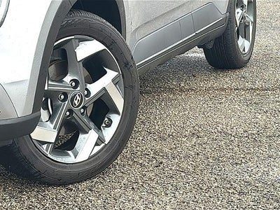 2025 Hyundai VENUE SEL IVT