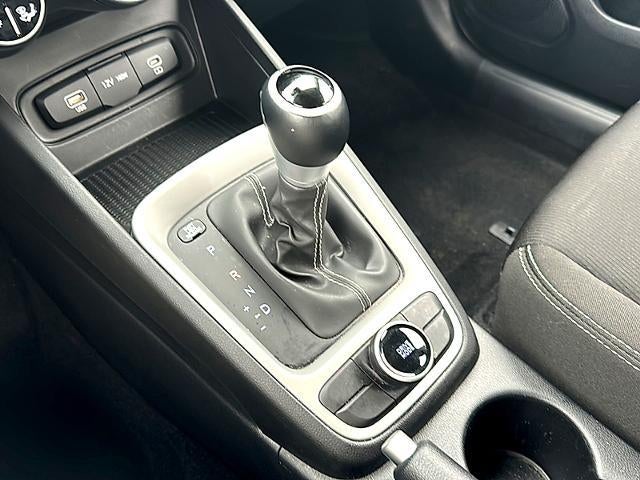 2025 Hyundai VENUE SEL IVT