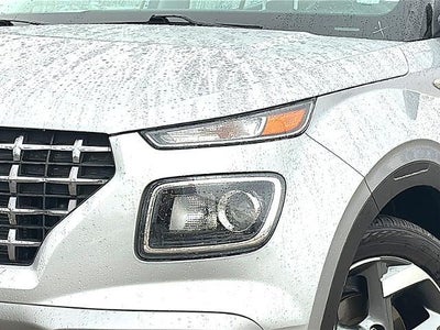 2025 Hyundai VENUE SEL IVT