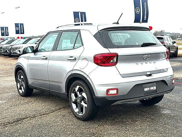 2025 Hyundai VENUE SEL IVT