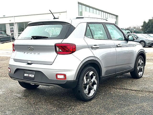 2025 Hyundai VENUE SEL IVT