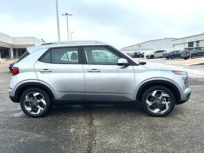 2025 Hyundai VENUE SEL IVT