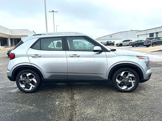 2025 Hyundai VENUE SEL IVT