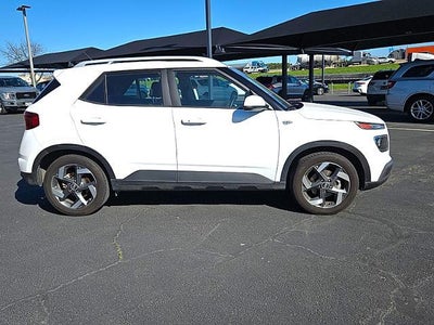 2025 Hyundai VENUE SEL IVT