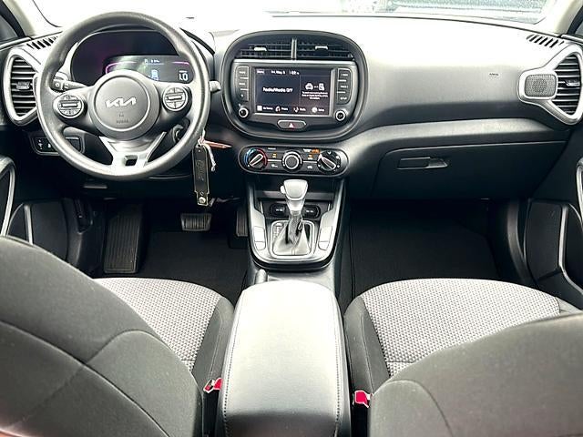 2024 Kia Soul LX IVT